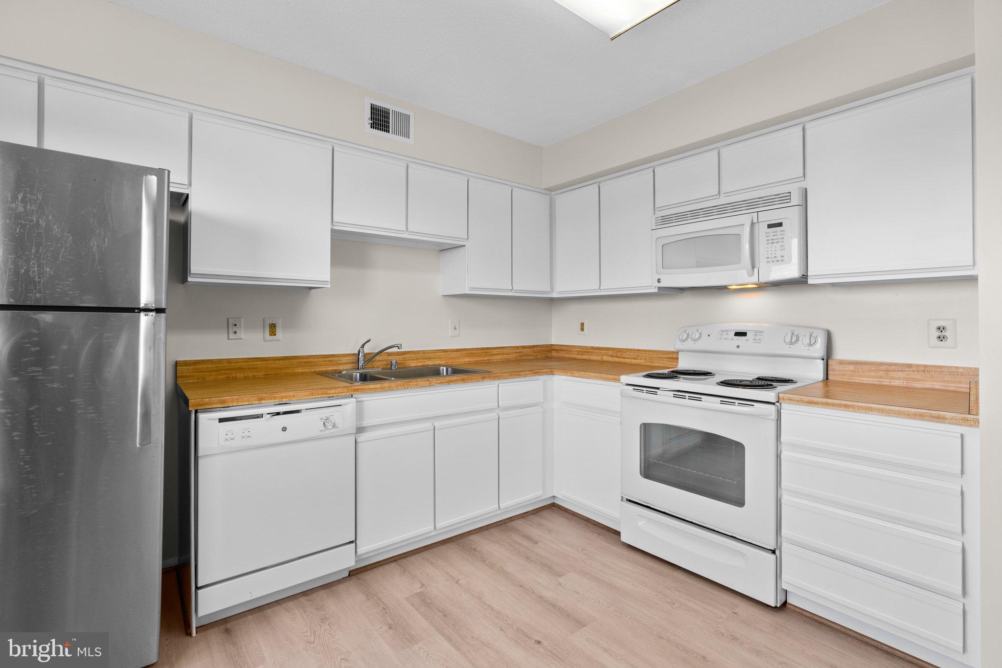 FAIRWAYS NORTH - Residential