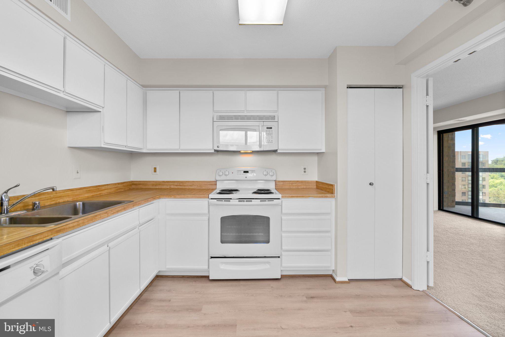 FAIRWAYS NORTH - Residential