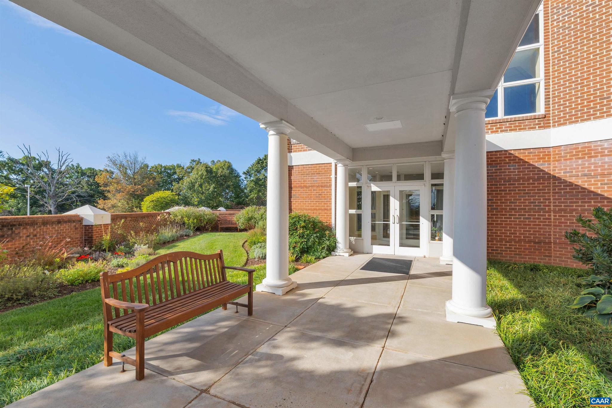 500 CRESTWOOD DR 2203