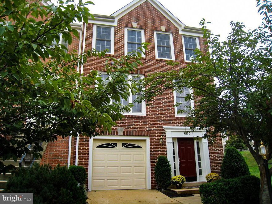 Perfect location - FFC pkwy, Franconia-Springfield Metro, Bus, Fort Belvoir North, Sydenstricker Slug lot. This gorgeous, large 2400 sq.ft. end-unitTH has an open and bright layout, 3-levels, 4 brms, 3 and 1/2 baths. 10" ceilings, HW floors, WW carpet, huge eat-in kitchen, HVAC/SSappliances/carpet/paint. Sparkling clean, ready to move in. Pets case by case. Good/Excellent credit is a must.