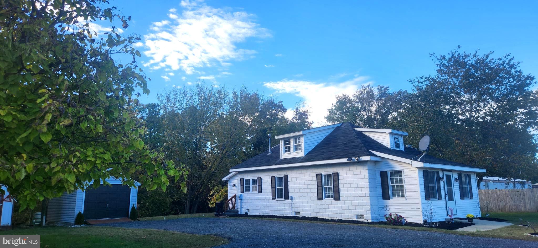 2766 VETERANS DRIVE