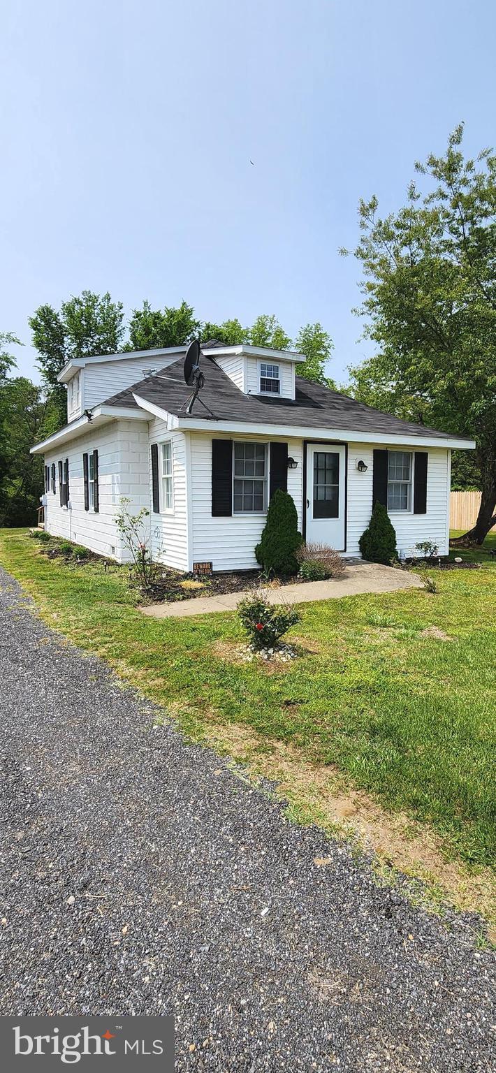 2766 VETERANS DRIVE