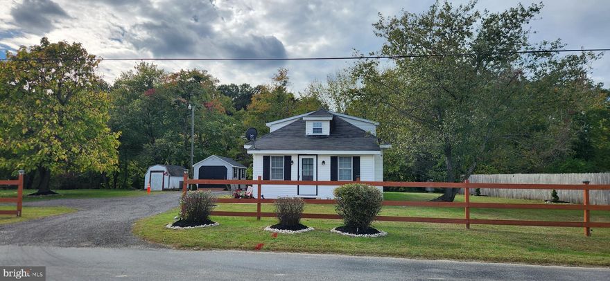 Attention All "OUTDOOR ENTHUSIAST" are Welcome!!! This  Unique Property is comprised of Multiple Deep Water Ponds loaded with a variety of fish making fishing TOP NOTCH and the back Woods loaded with Deer. Truly  A Nature Lovers Dream, offers Peace & Tranquility, like no other, You can look long and hard and not find a property like this.  This property has a gently rolling topography,  overlooking the ponds and is great for Kayaking, Camping ,Fishing parties, Hiking the trails or just Observing the Birds and Wildlife that frequent there all right from your own back yard. Oh! Did I Mention , It also comes with a 3 Bedroom home with  lots of upgrades including appliances. "But with out all the taxes" of owning the water privileges... A lovely decorative 3 rail fence was recently installed and the privacy fence has been accented with topiary evergreens.  This Property would be ideally suited for those looking for adventure  and  I feel that it may have big potential for  Cabin Rental or VRBO   as an Investment opportunity.  Were confident that you'll find this to be the perfect retreat.  There are 2 Boat Ramps within less than a quarter mile of this property,  A Pavilion Picnic Park, Another boat launch, Playground, Splash Pad, Basket ball courts, Electric Car charging station , River trails & more. Hurry Don't miss this Unique Opportunity!!! So make your appointment to take a walk on this unique one of a kind property.