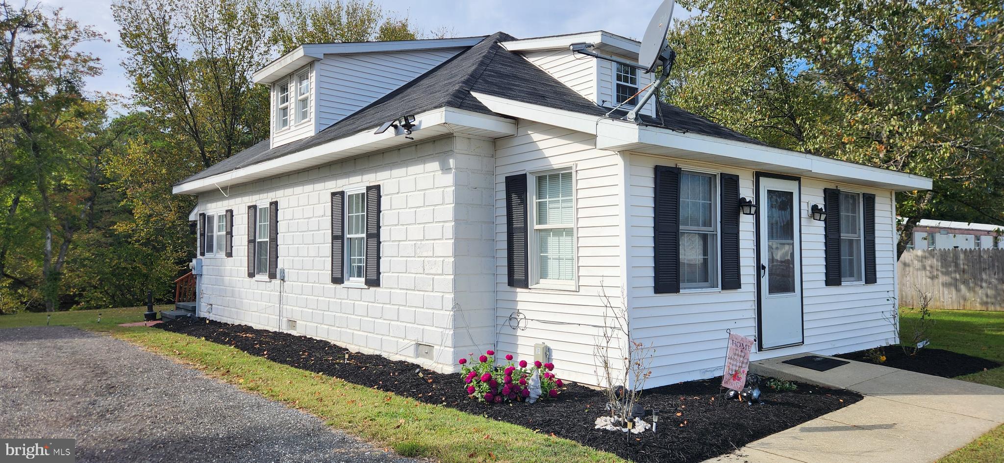 2766 VETERANS DRIVE