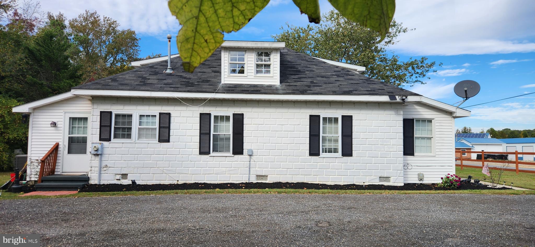 2766 VETERANS DRIVE