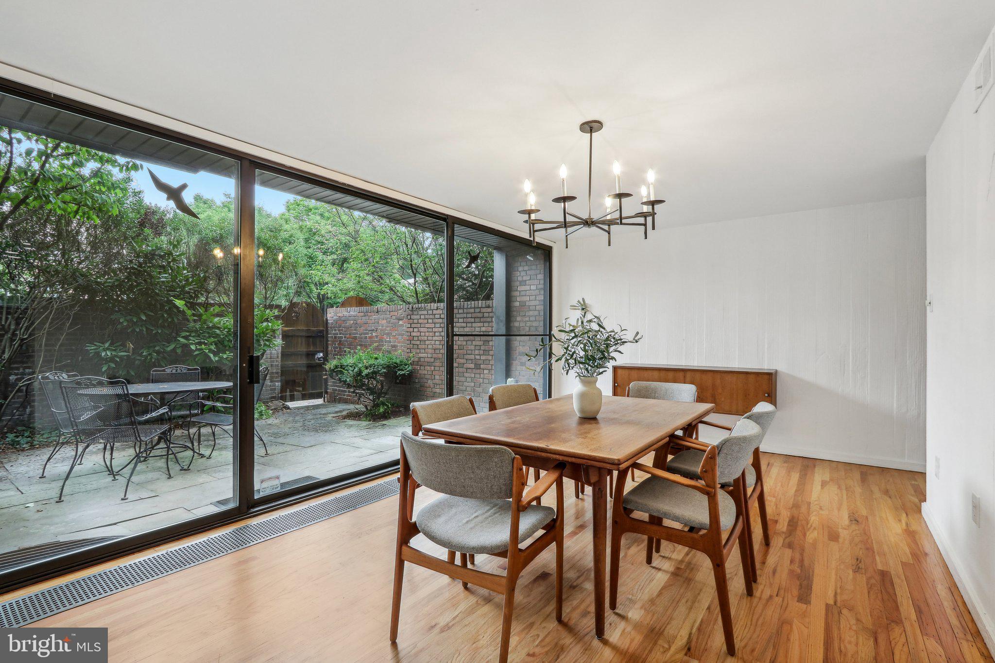 SOCIETY HILL - Residential