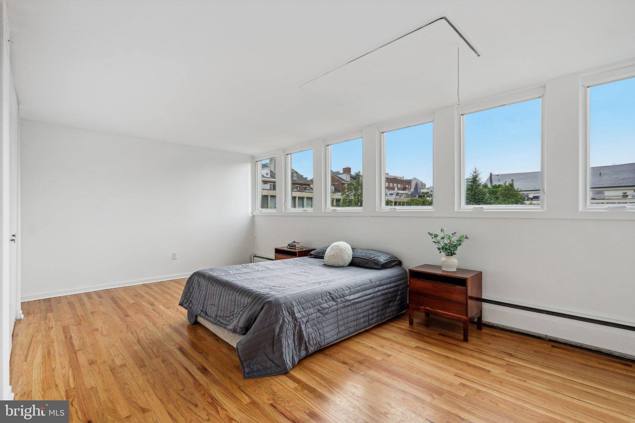 SOCIETY HILL - Residential