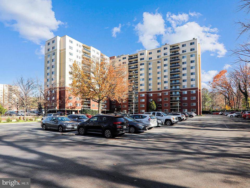 Welcome to Takoma Overlook! All utilities are included. This bright and inviting furnished 1-bedroom, 1-bathroom condo offering approximately 720 sq ft of thoughtfully designed living space. Hardwood floors flow throughout the main living areas, while the bedroom features plush carpeting for comfort. Large windows fill the home with natural light, creating an open and welcoming atmosphere.
The kitchen is a true centerpiece, showcasing cherry wood cabinets and stainless steel appliances, including a refrigerator, built-in microwave, oven, and dishwasher. A center island provides extra counter space and a casual dining area. Residents also enjoy the convenience of on-site laundry facilities, making daily living effortless.
Takoma Overlook amenities include an outdoor pool, tennis court, play area, dog park, community garden, and BBQ area. There is also a City of Takoma Park-operated gym just around the corner.
This condo is ideally located within 1 mile of popular dining spots like Tony’s Villa and Bites Bar & Grill. Grocery options are just minutes away, with Aldi 0.4 miles from the building and Lidl 1.1 miles. Commuters will appreciate the multiple bus stops within 1 mile, while Silver Spring Metro Station is 3.5 miles away, Takoma Metro Station is 2.2 miles away, and Takoma-Langley Crossroads Transit Center is just 1.1 miles from home, providing easy access throughout the DC area.
No Smoking and No Pets.
Qualifications: To qualify, the two lowest household incomes need to be $80,000/ year. Applicants should also have good credit and rental history.
Fees:
App Fee: $45/ per applicant
Rent: $2000
Security Deposit: $2000 (due at time of application submission)
Date Available: NOW!
Utilities: All utilities are included