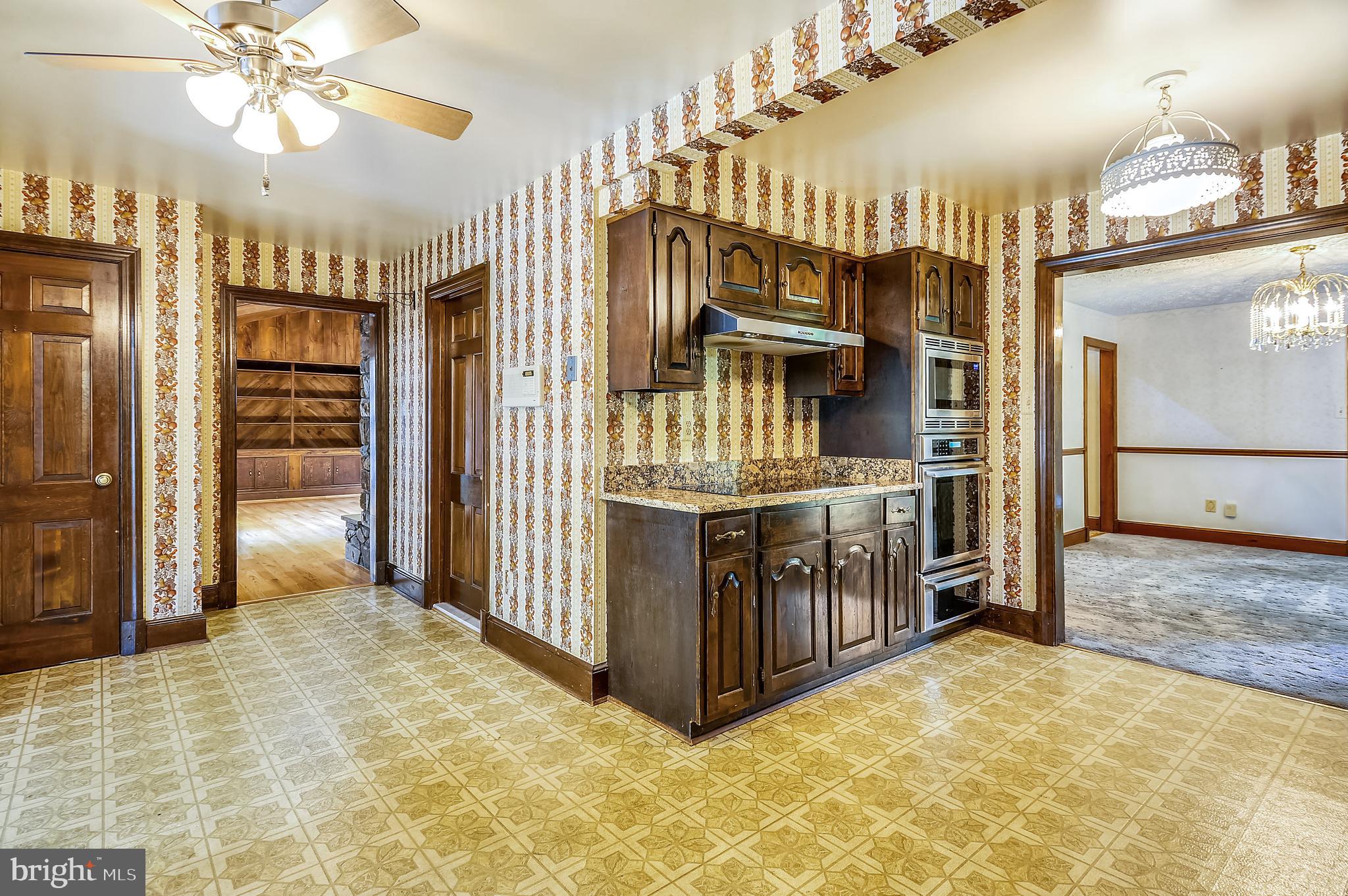 NEW ENGLAND ESTATES - Residential