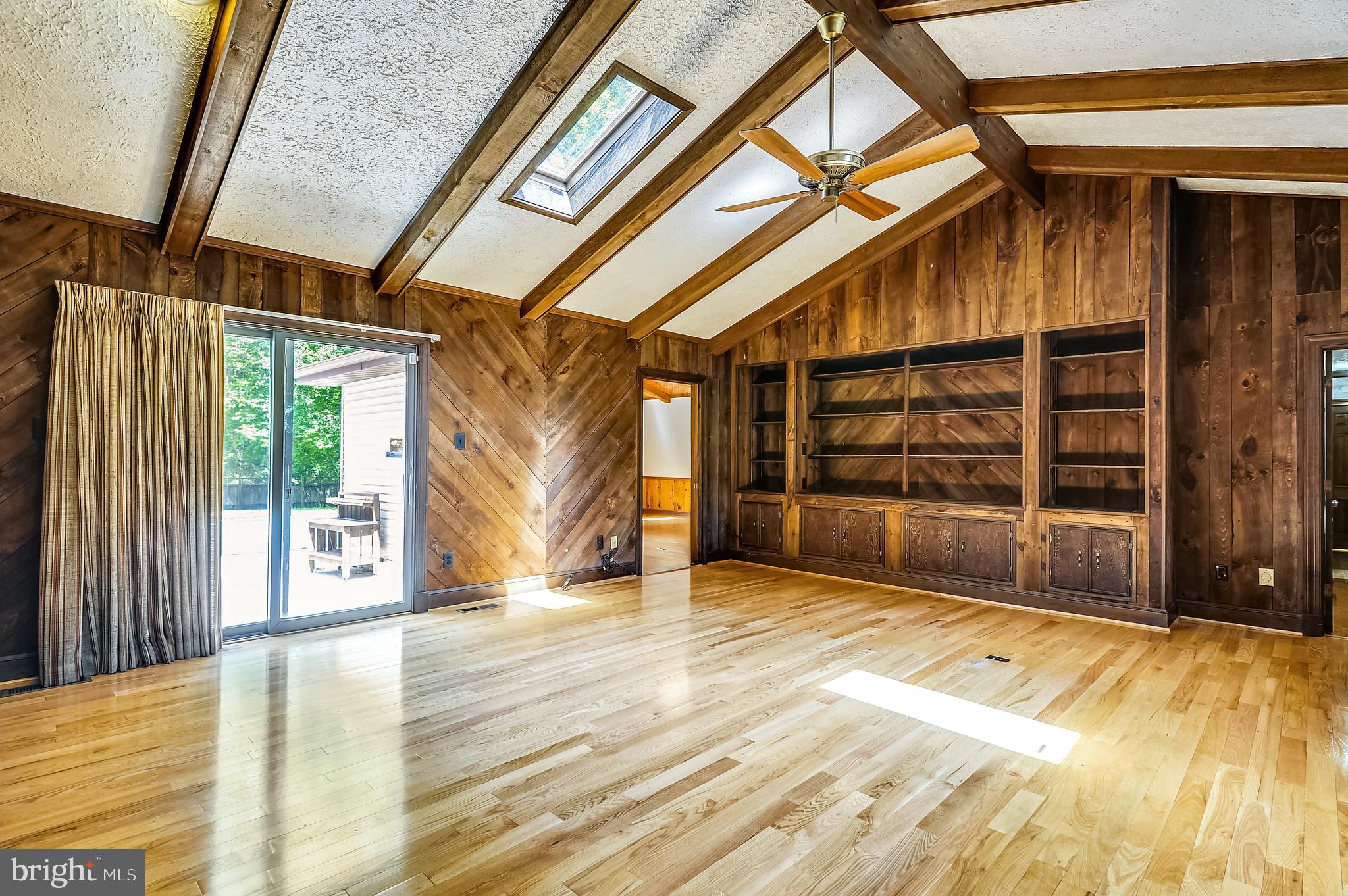 NEW ENGLAND ESTATES - Residential