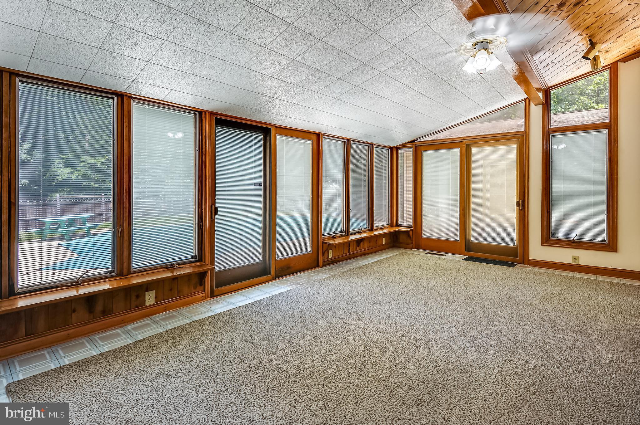 NEW ENGLAND ESTATES - Residential