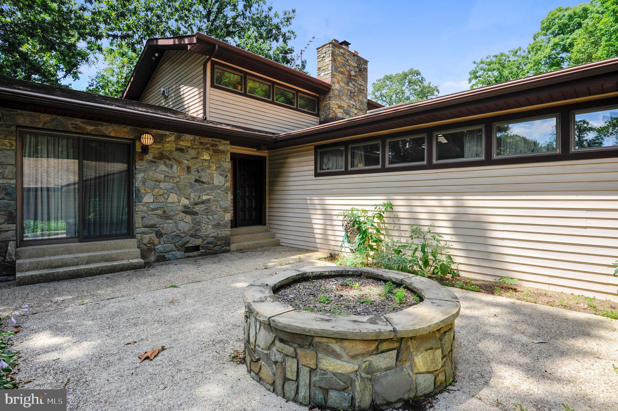 NEW ENGLAND ESTATES - Residential