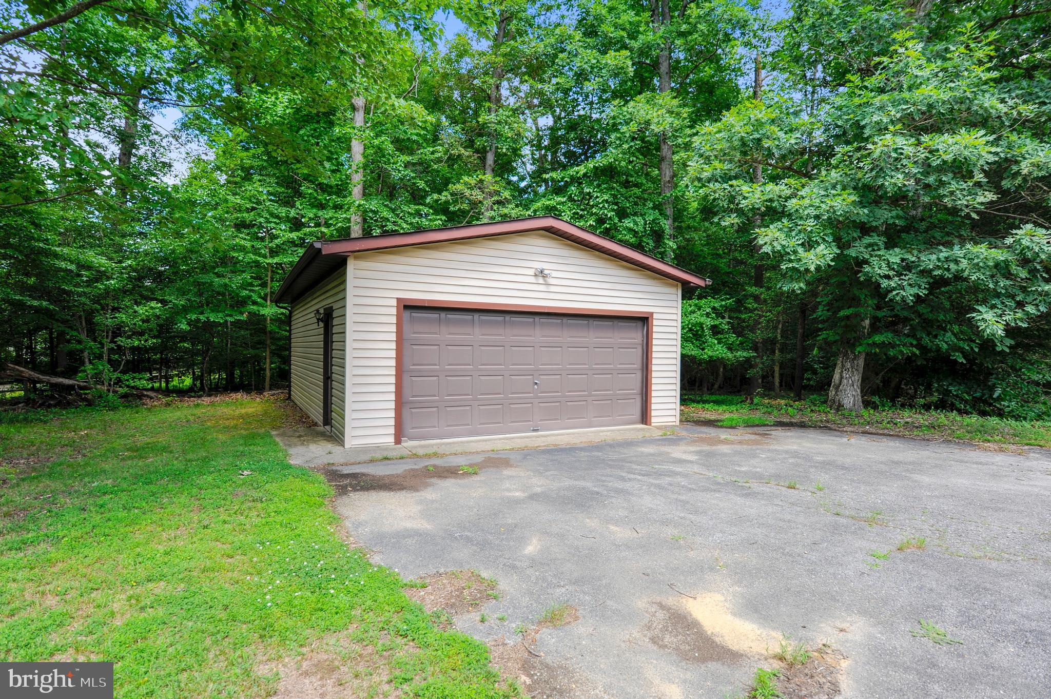 NEW ENGLAND ESTATES - Residential