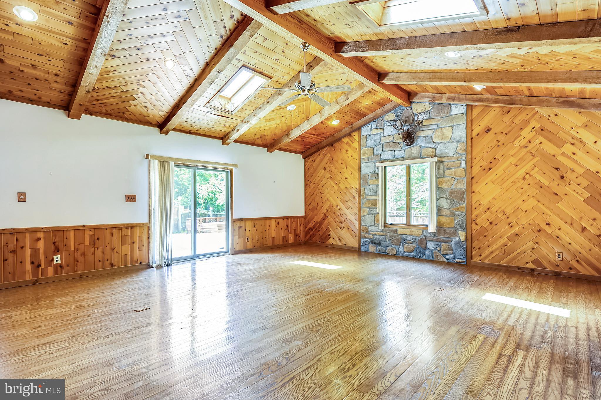 NEW ENGLAND ESTATES - Residential