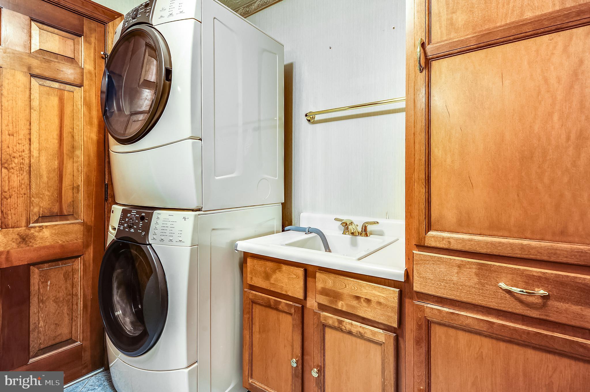 NEW ENGLAND ESTATES - Residential