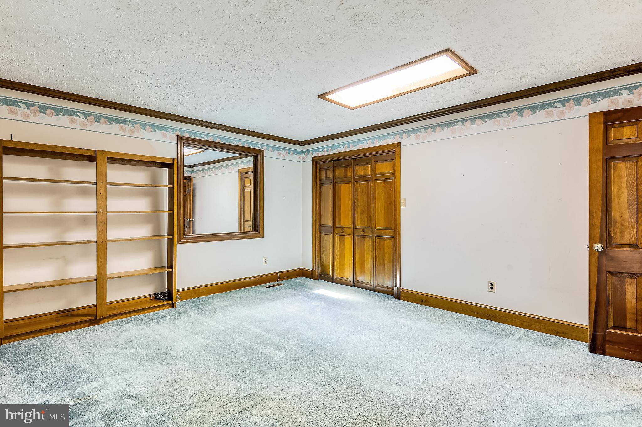 NEW ENGLAND ESTATES - Residential