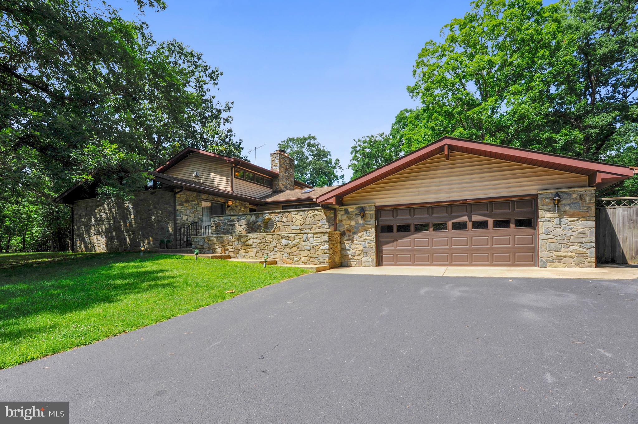 NEW ENGLAND ESTATES - Residential