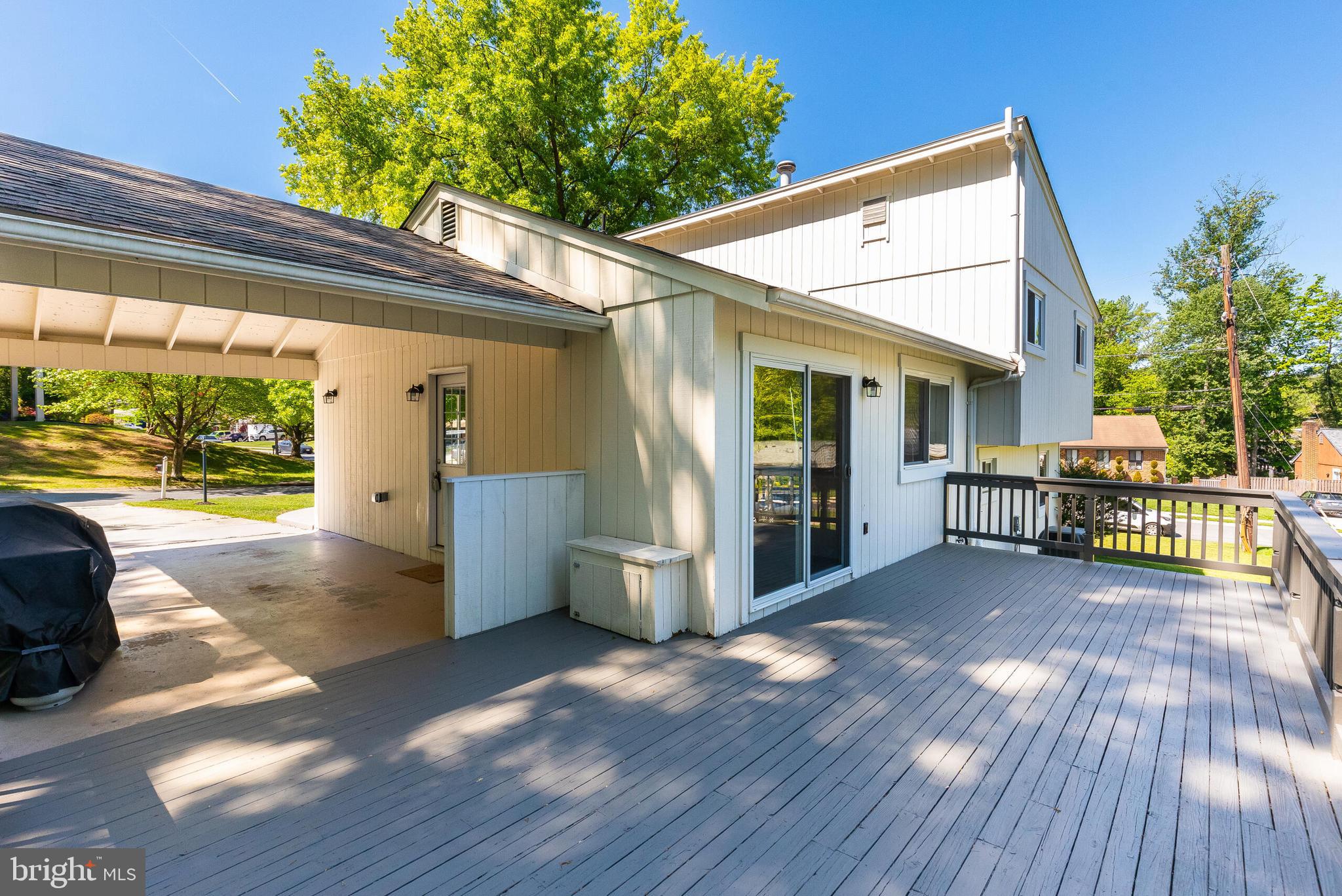 WILTON OAKS - Residential