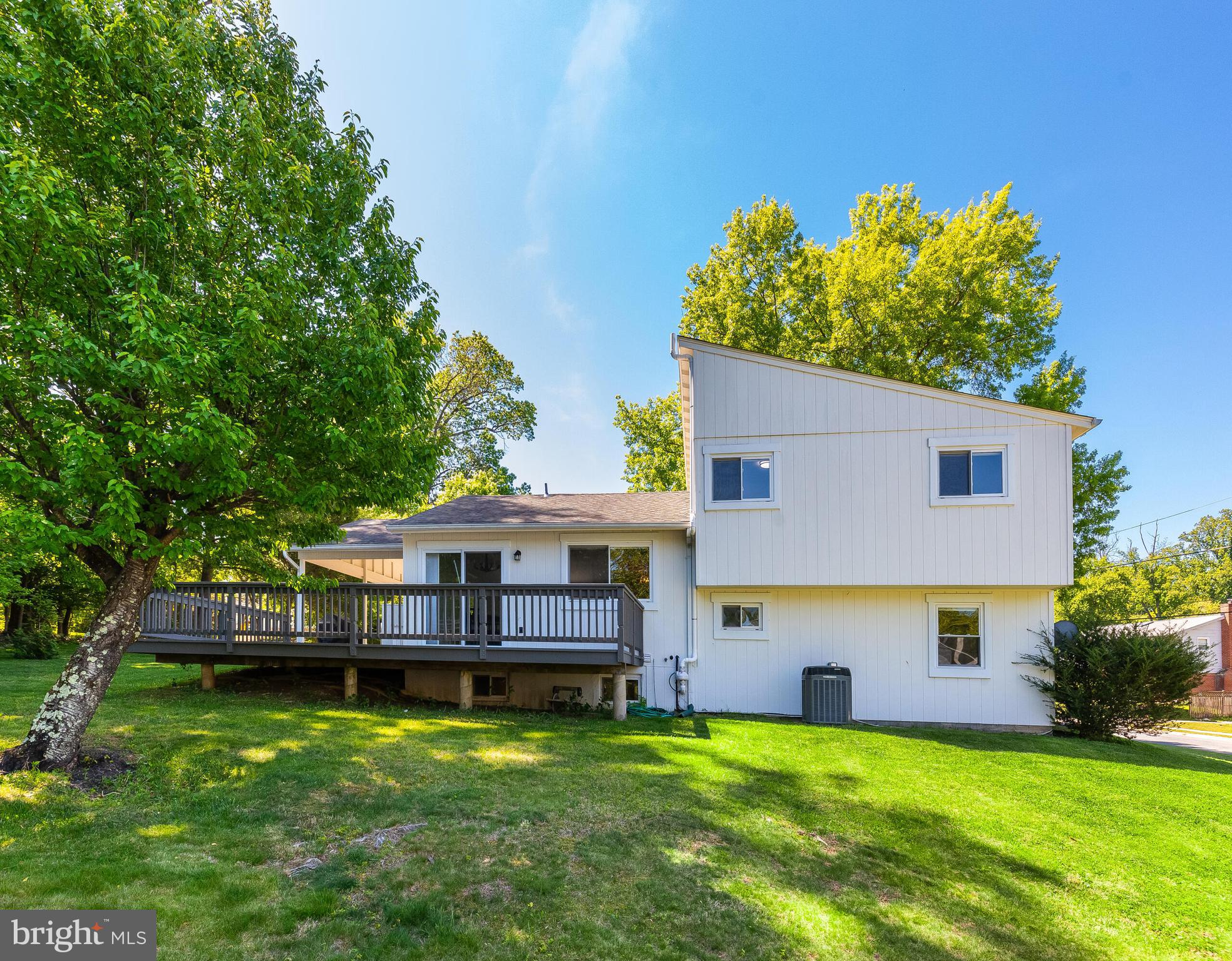 WILTON OAKS - Residential