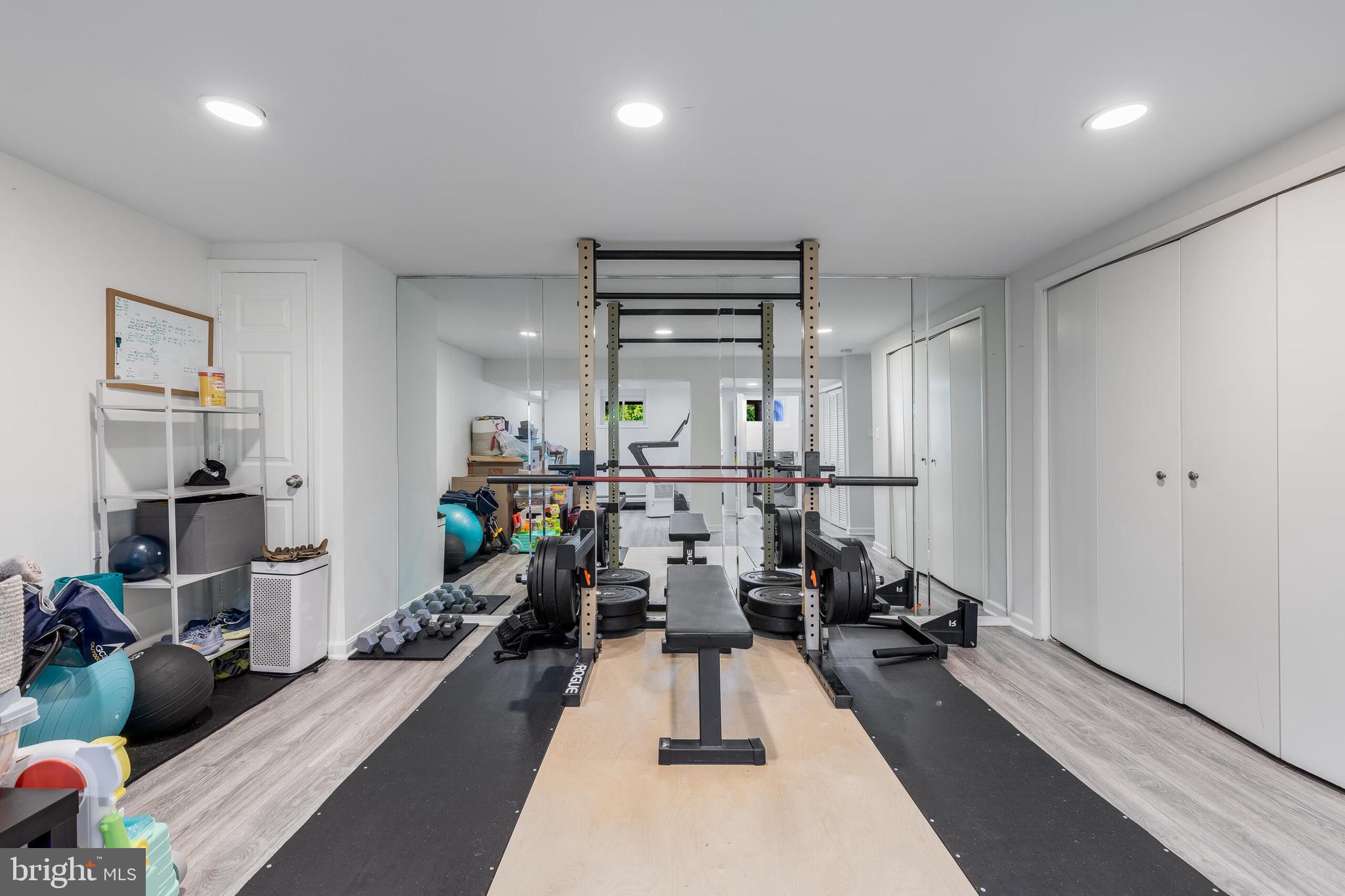 WILTON OAKS - Residential