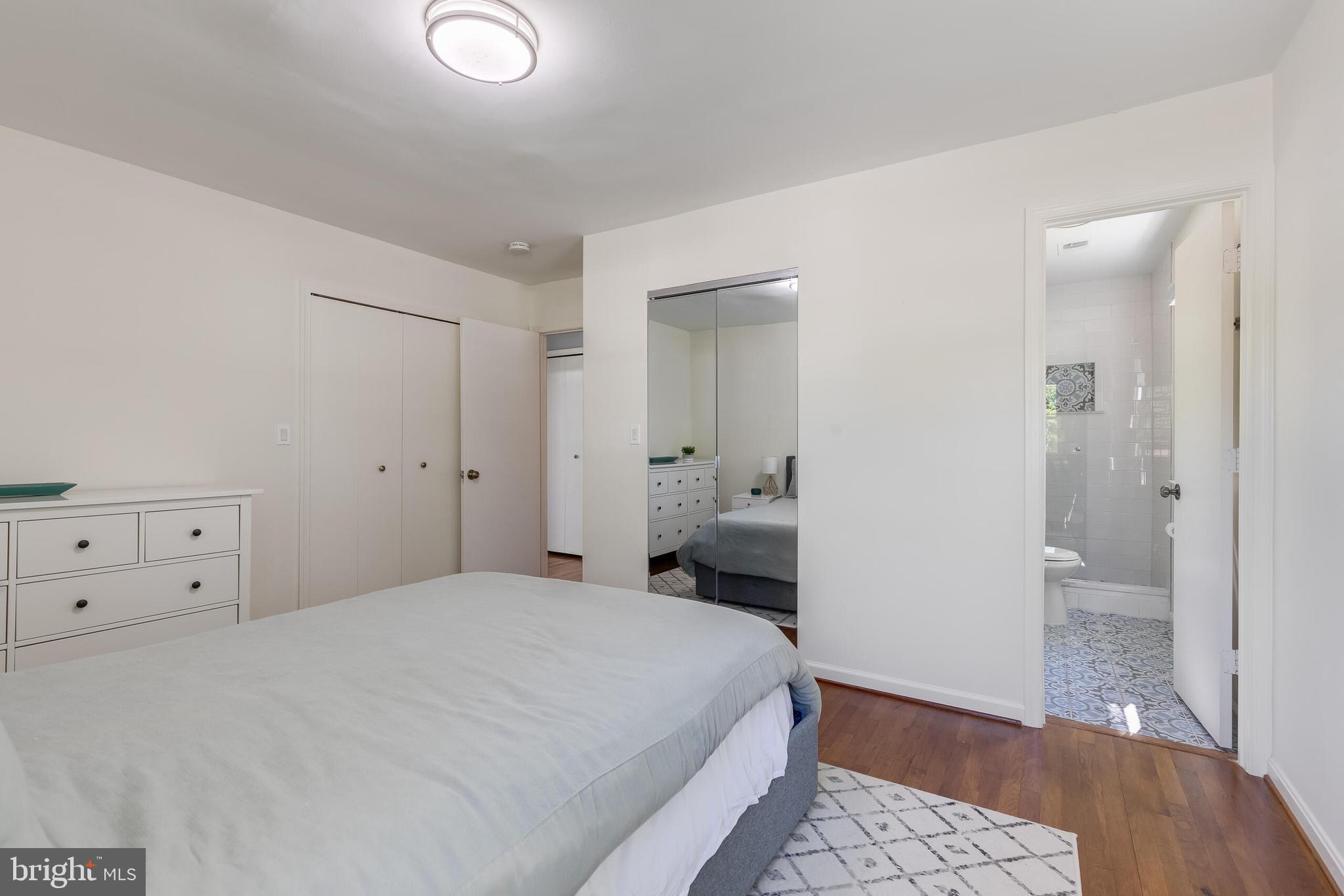 WILTON OAKS - Residential