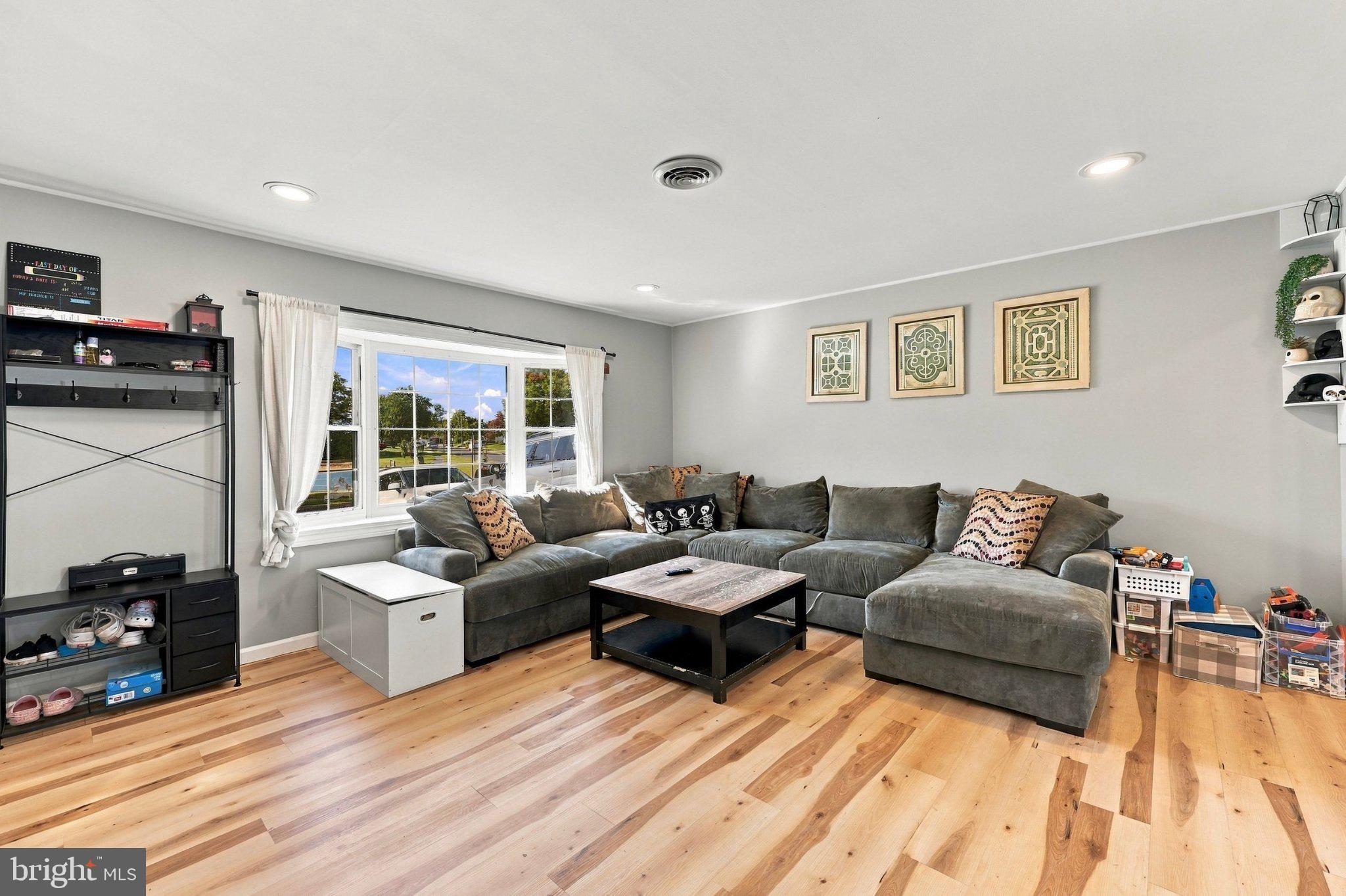 71 NEW POND LANE