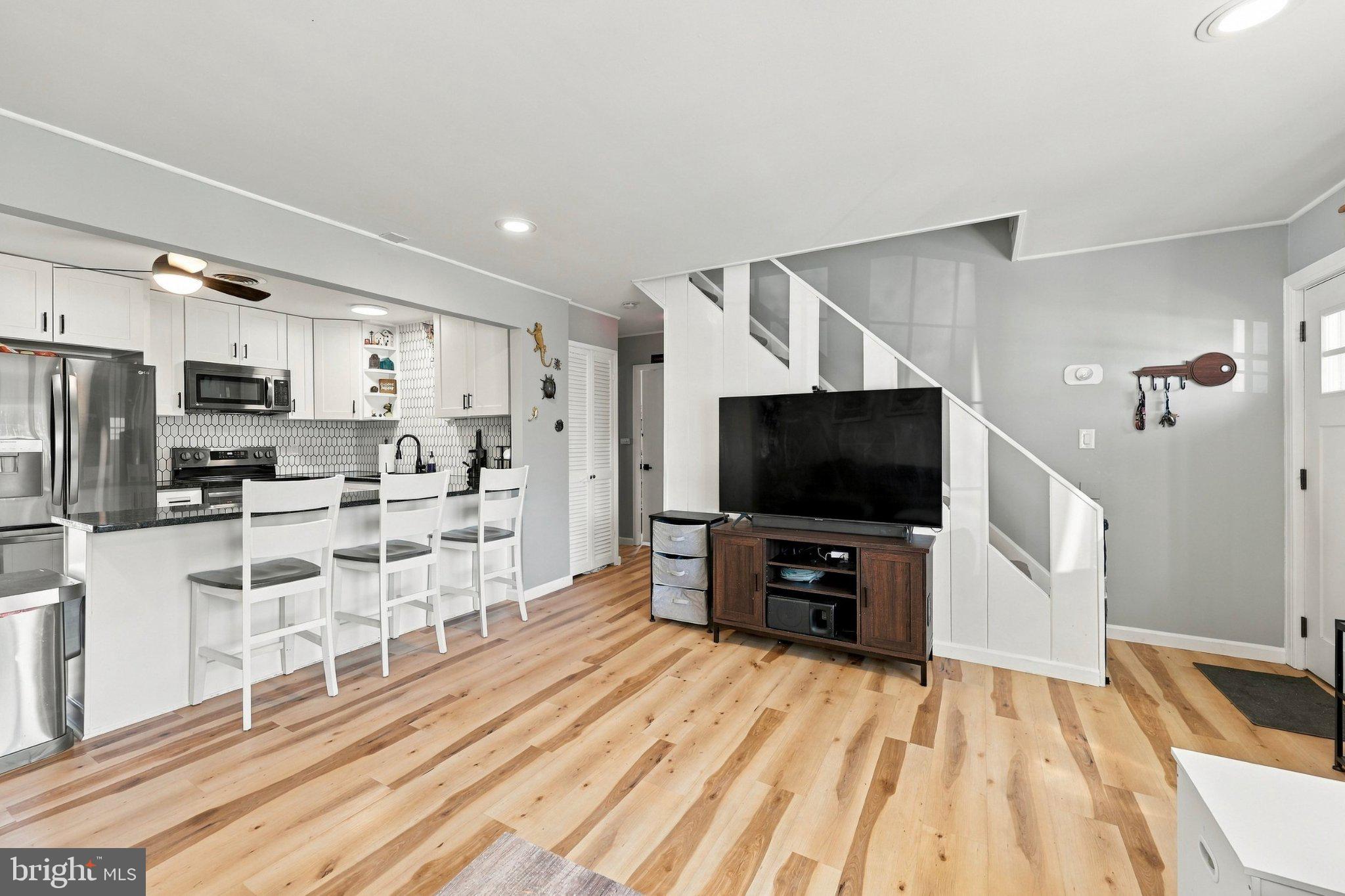 71 NEW POND LANE