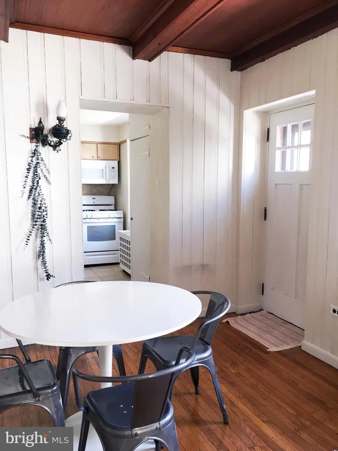 Philadelphia, Pennsylvania 19118, United States, 3 Bedrooms Bedrooms, ,1 BathroomBathrooms,Residential,Pending,73707