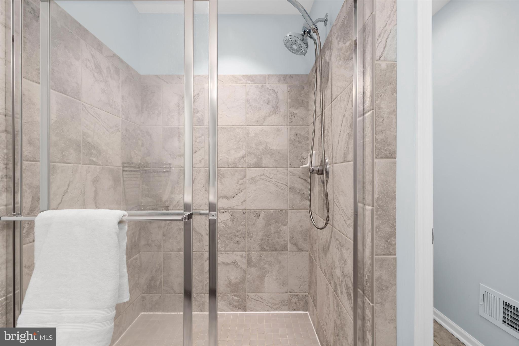 BRADFORD'S LANDING - Residential