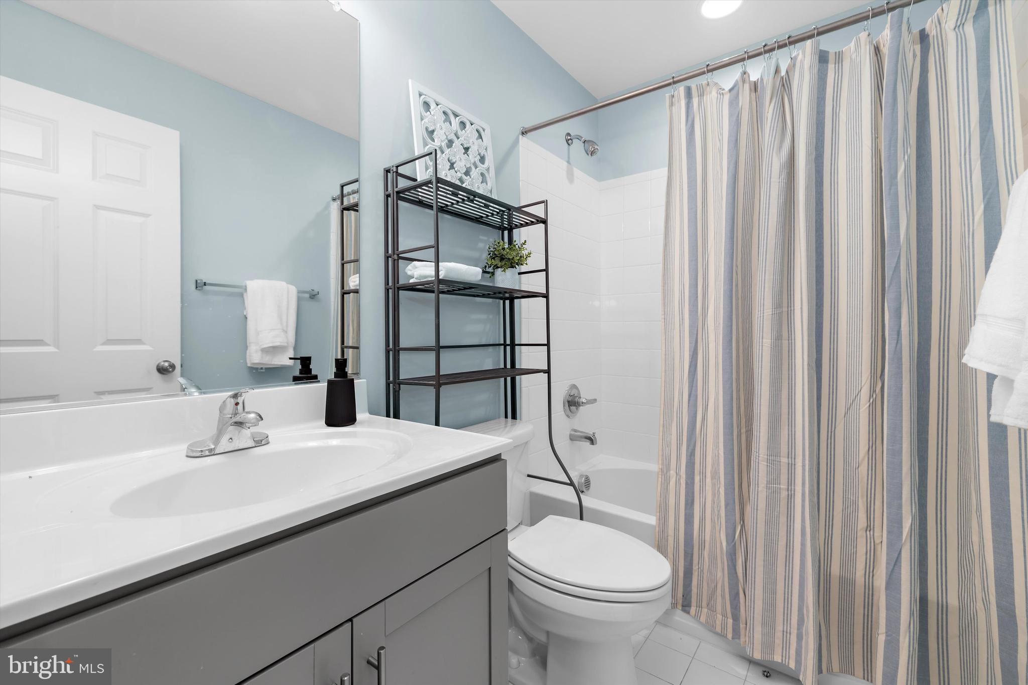 BRADFORD'S LANDING - Residential