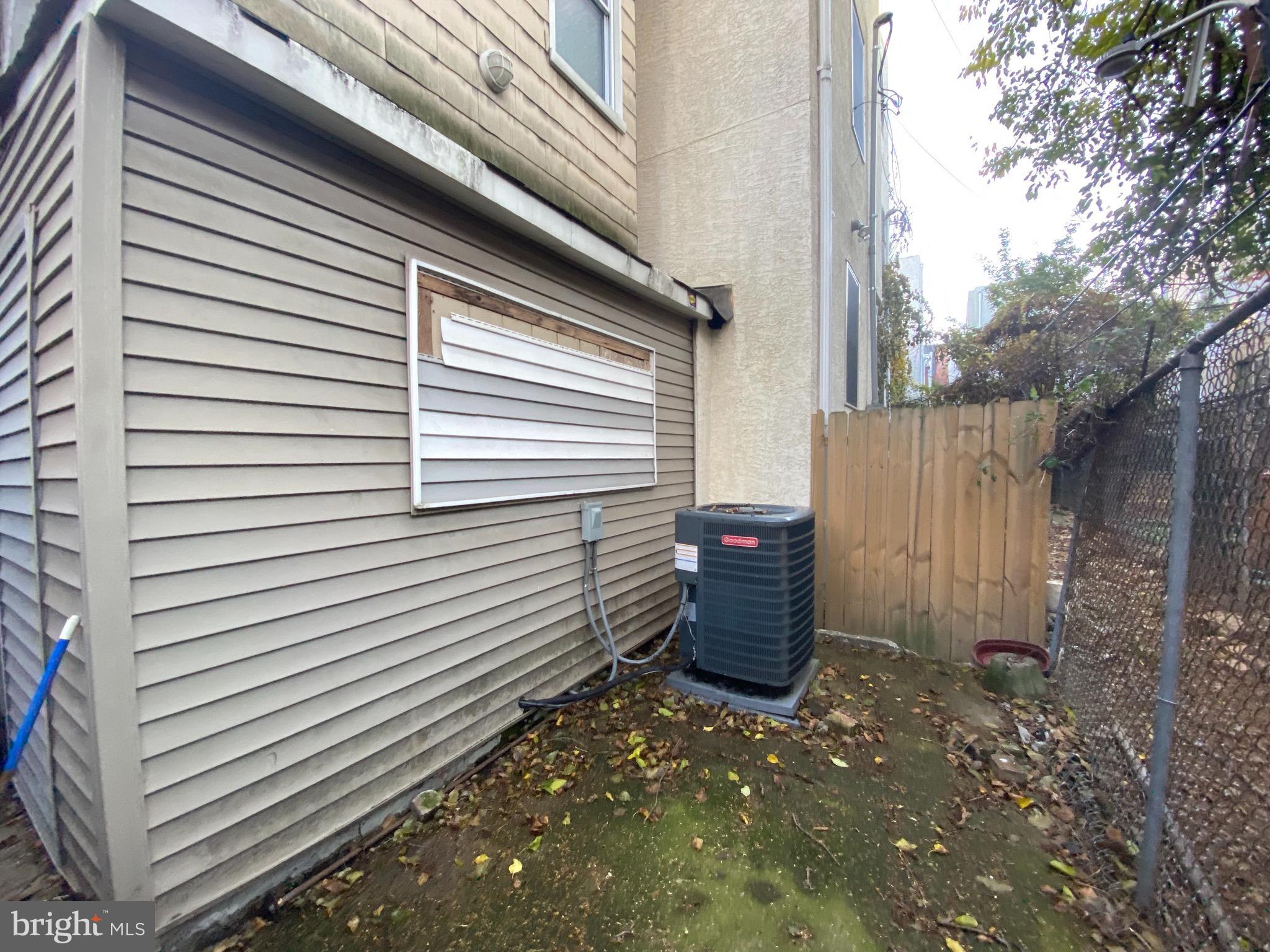 TEMPLE UNIVERSITY - Residential Lease