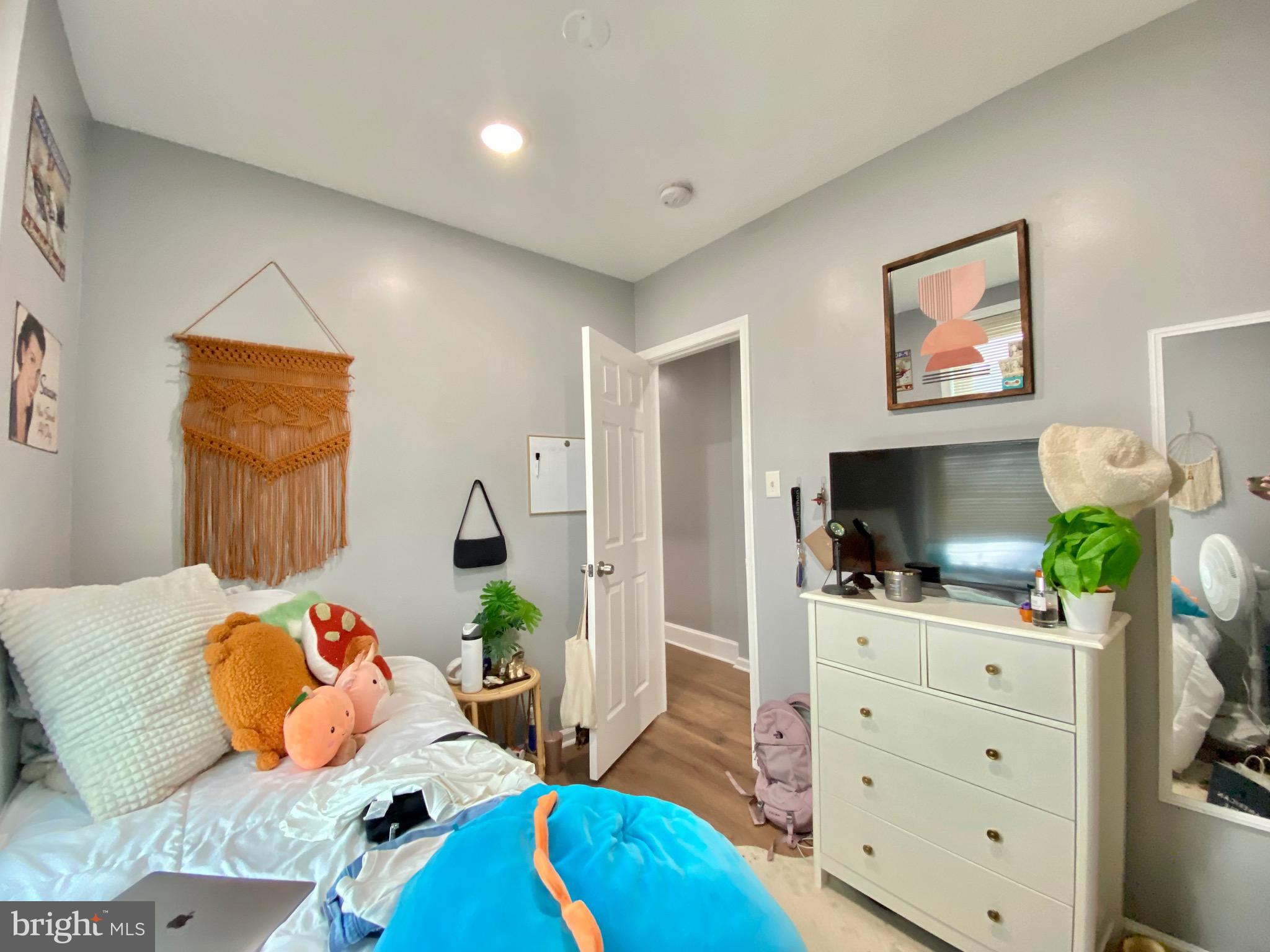 TEMPLE UNIVERSITY - Residential Lease