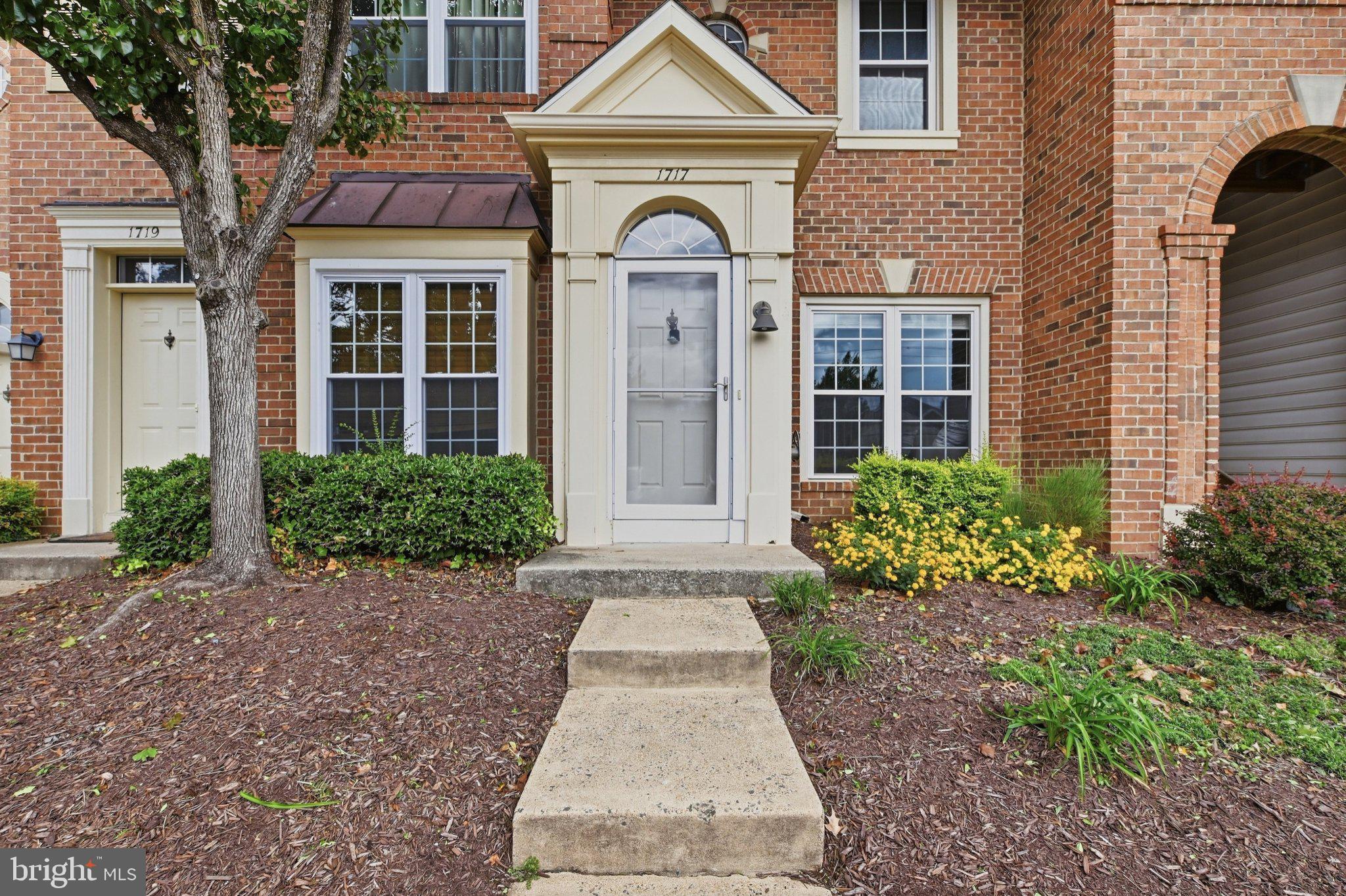 1717 BRADDOCK PLACE