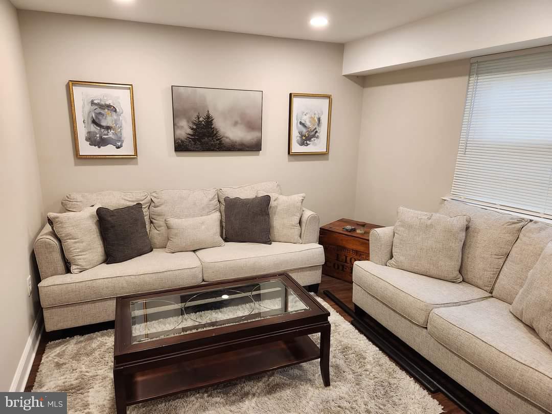 INDIAN KING - Residential Lease