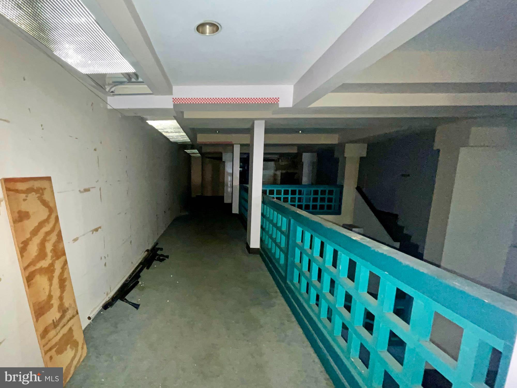 DOWNTOWN - Commercial Sale