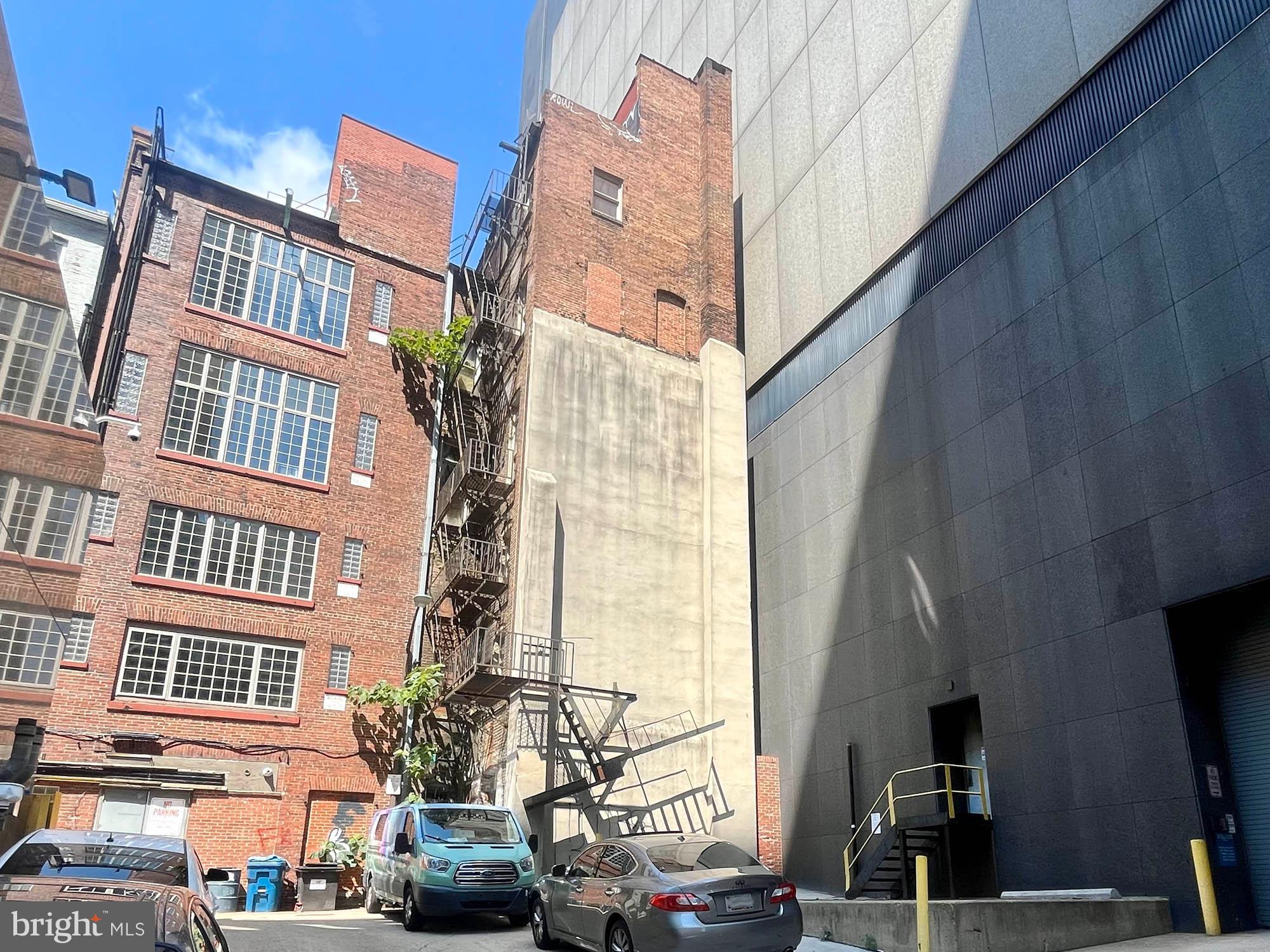 DOWNTOWN - Commercial Sale