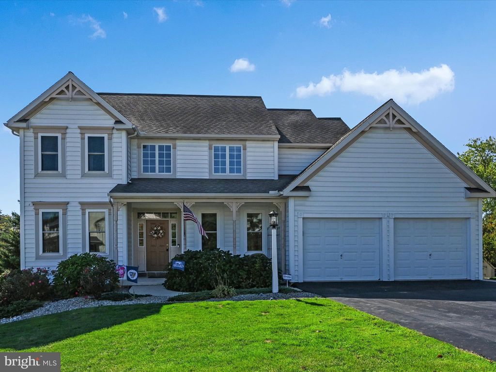 Photo of 9 Bullrush Ldg, ELIZABETHTOWN, PA 17022 (MLS # PALA2077954)
