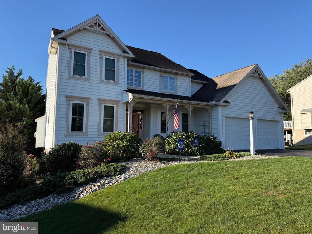 Photo of 9 Bullrush Ldg, ELIZABETHTOWN, PA 17022 (MLS # PALA2077954)