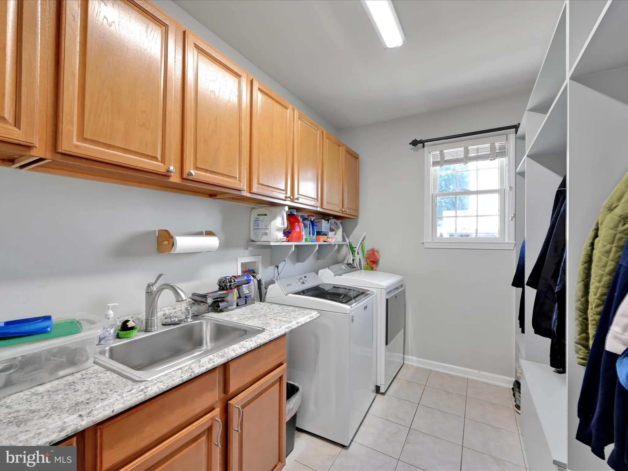 Elizabethtown, Pennsylvania 17022, United States, 5 Bedrooms Bedrooms, ,4 BathroomsBathrooms,Residential,Active,226310