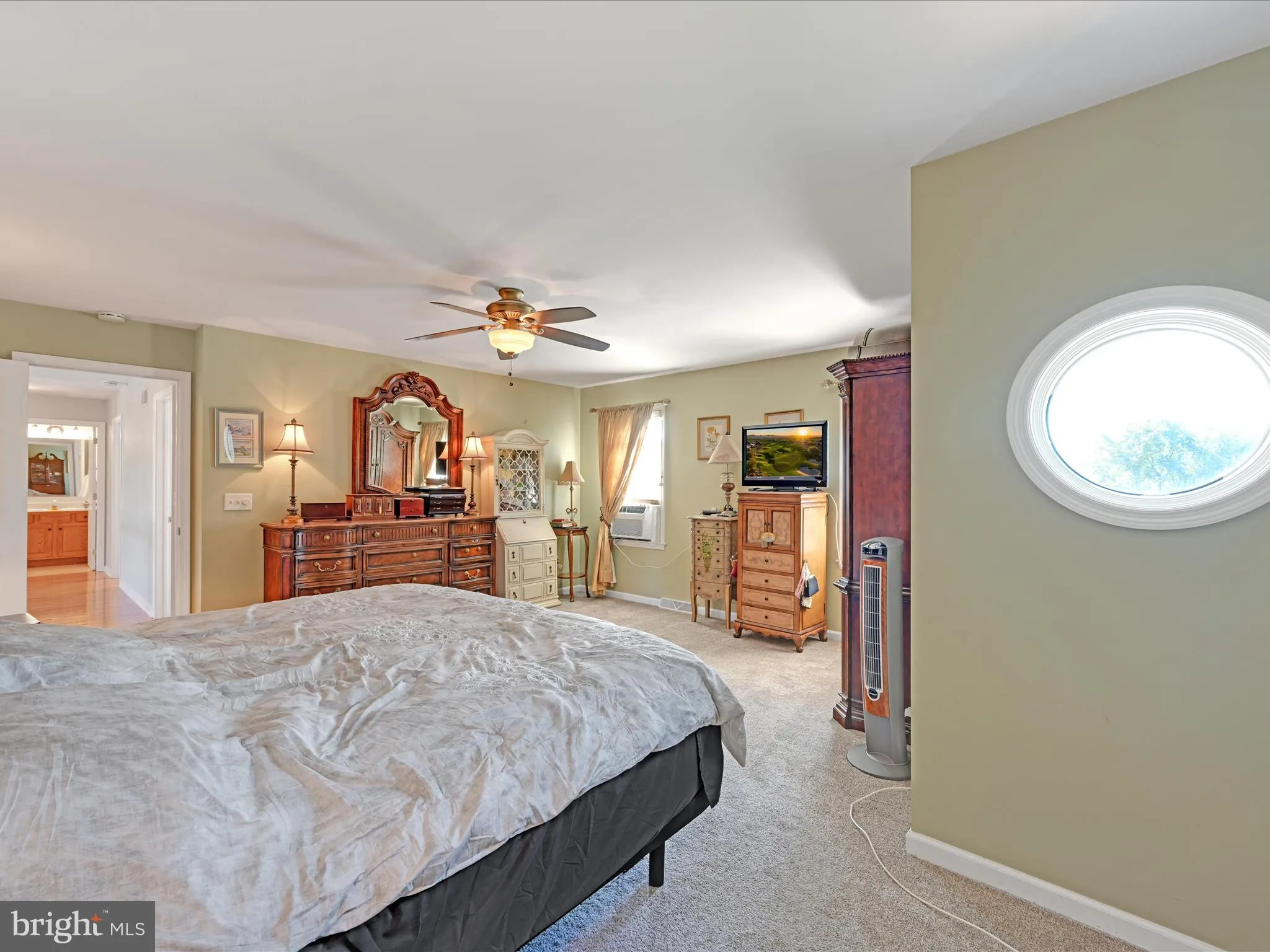 Elizabethtown, Pennsylvania 17022, United States, 5 Bedrooms Bedrooms, ,4 BathroomsBathrooms,Residential,Active,226310