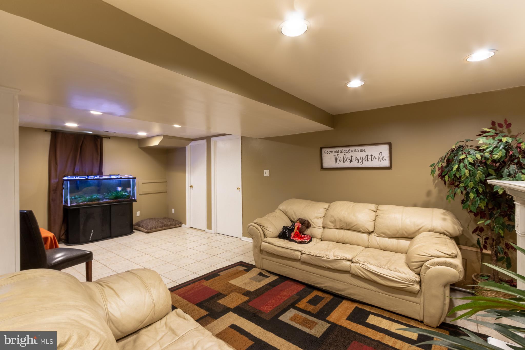 RIVERDALE PARK - Residential