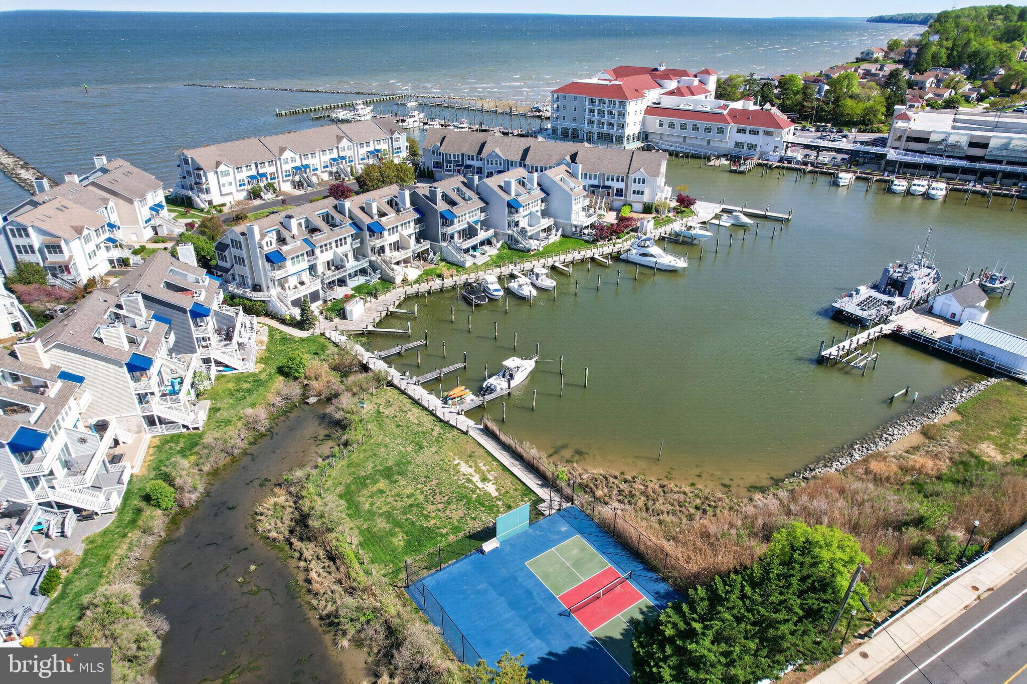 WINDWARD KEY - Residential