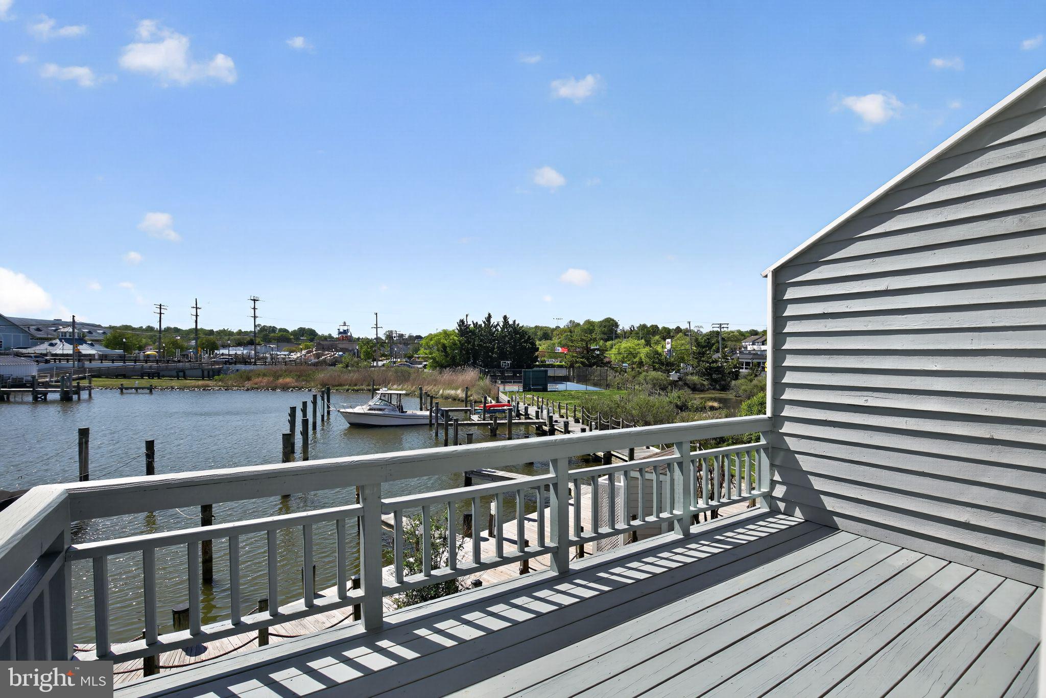 WINDWARD KEY - Residential