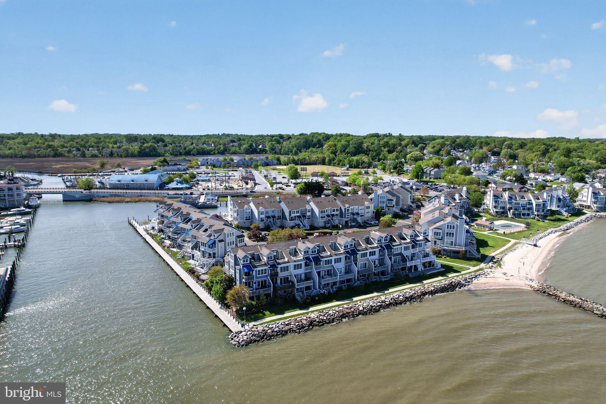 WINDWARD KEY - Residential