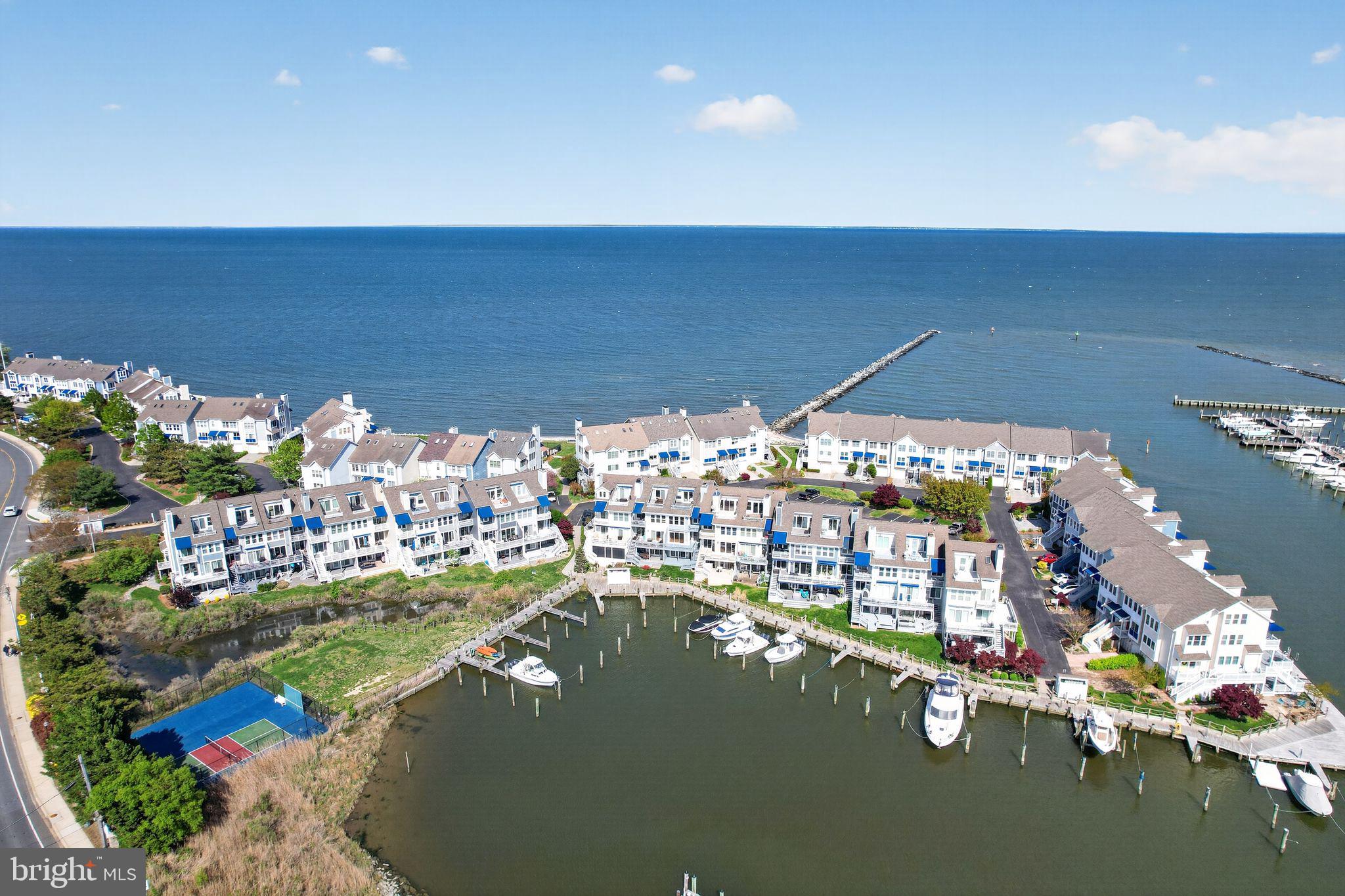 WINDWARD KEY - Residential