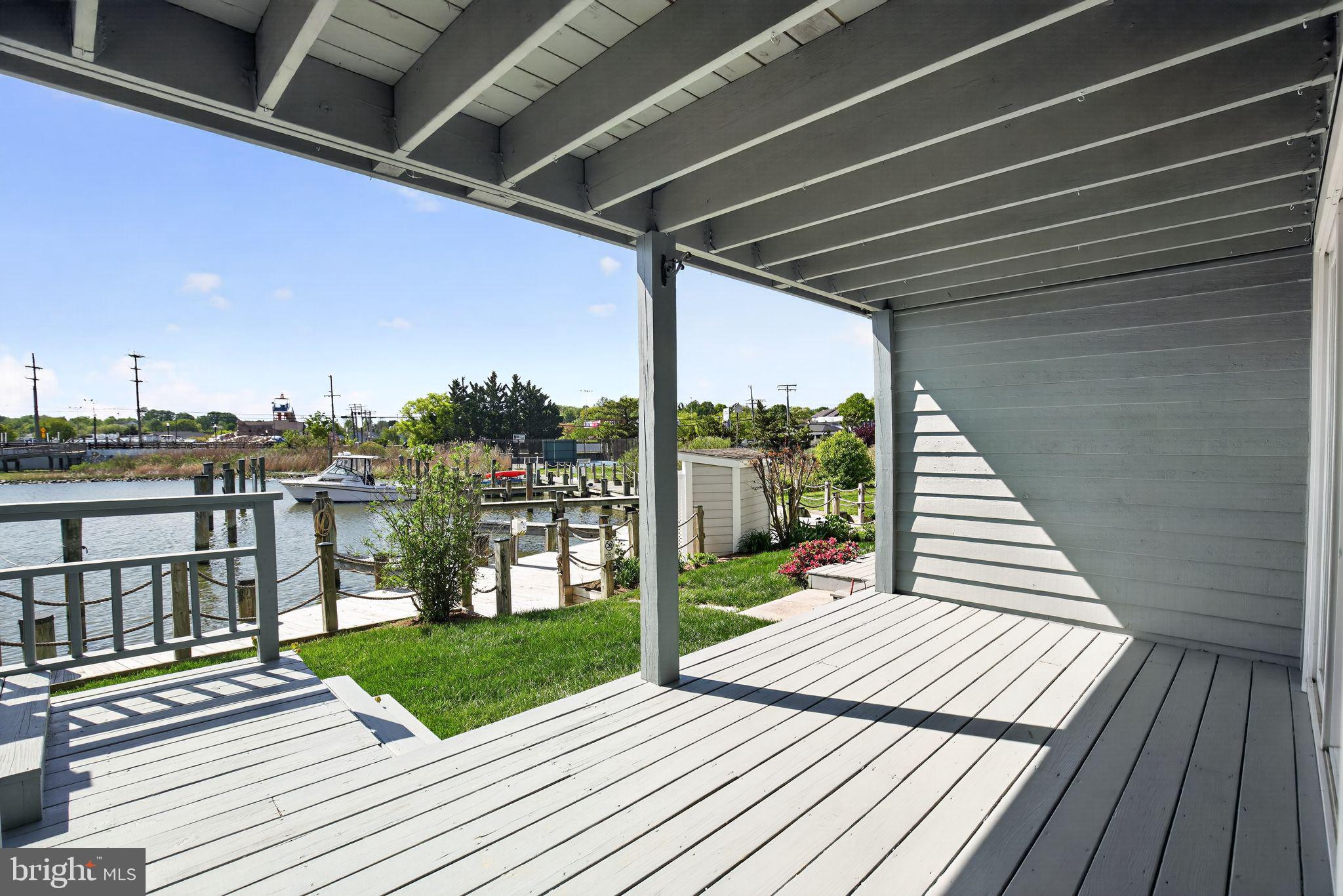 WINDWARD KEY - Residential