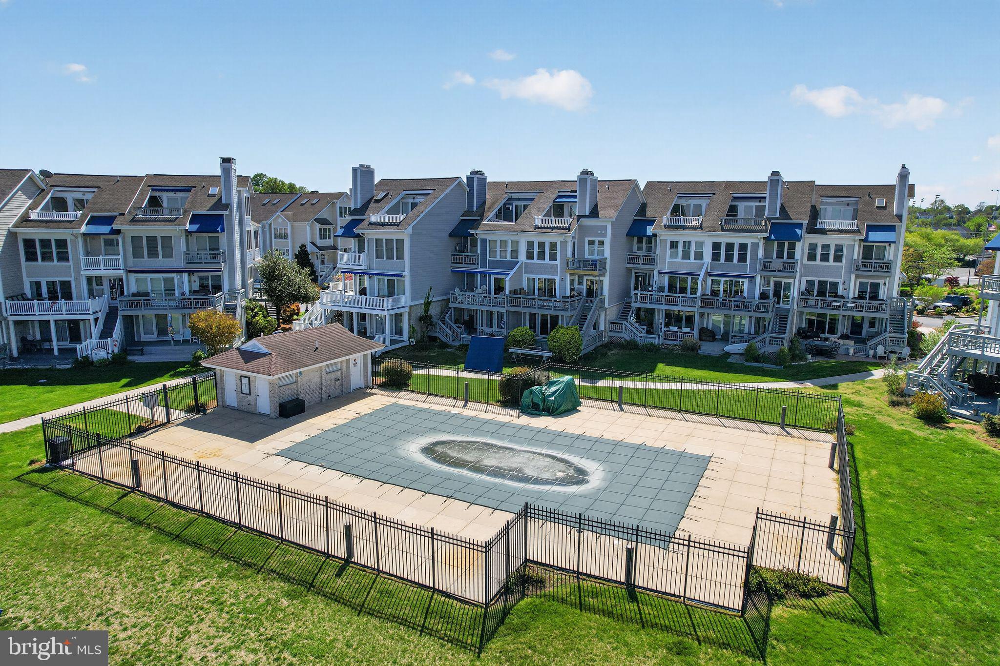 WINDWARD KEY - Residential