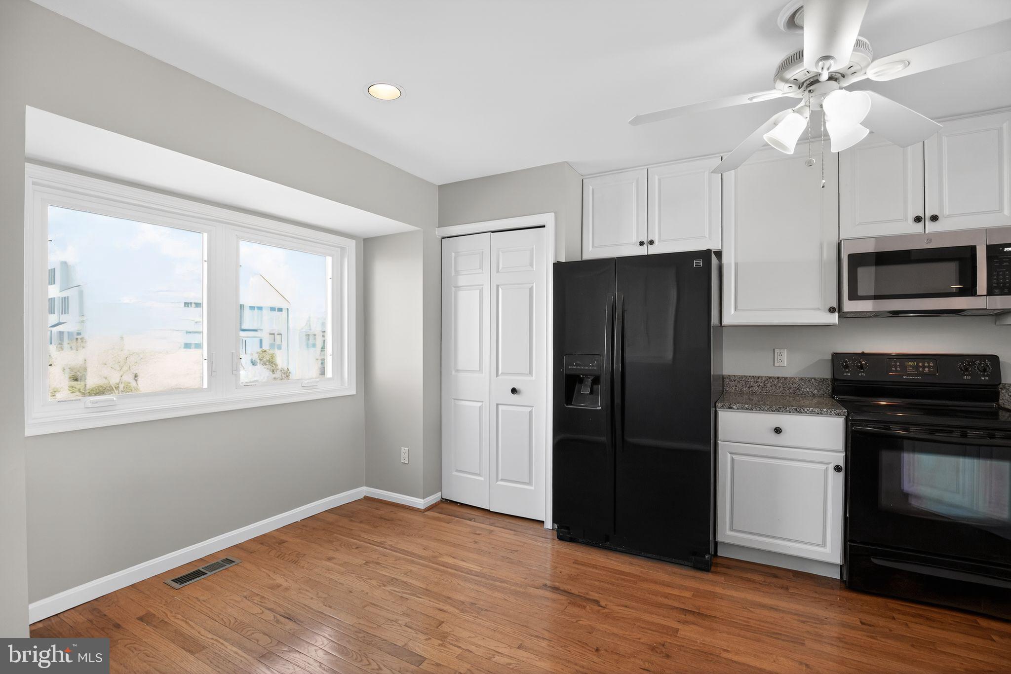 WINDWARD KEY - Residential