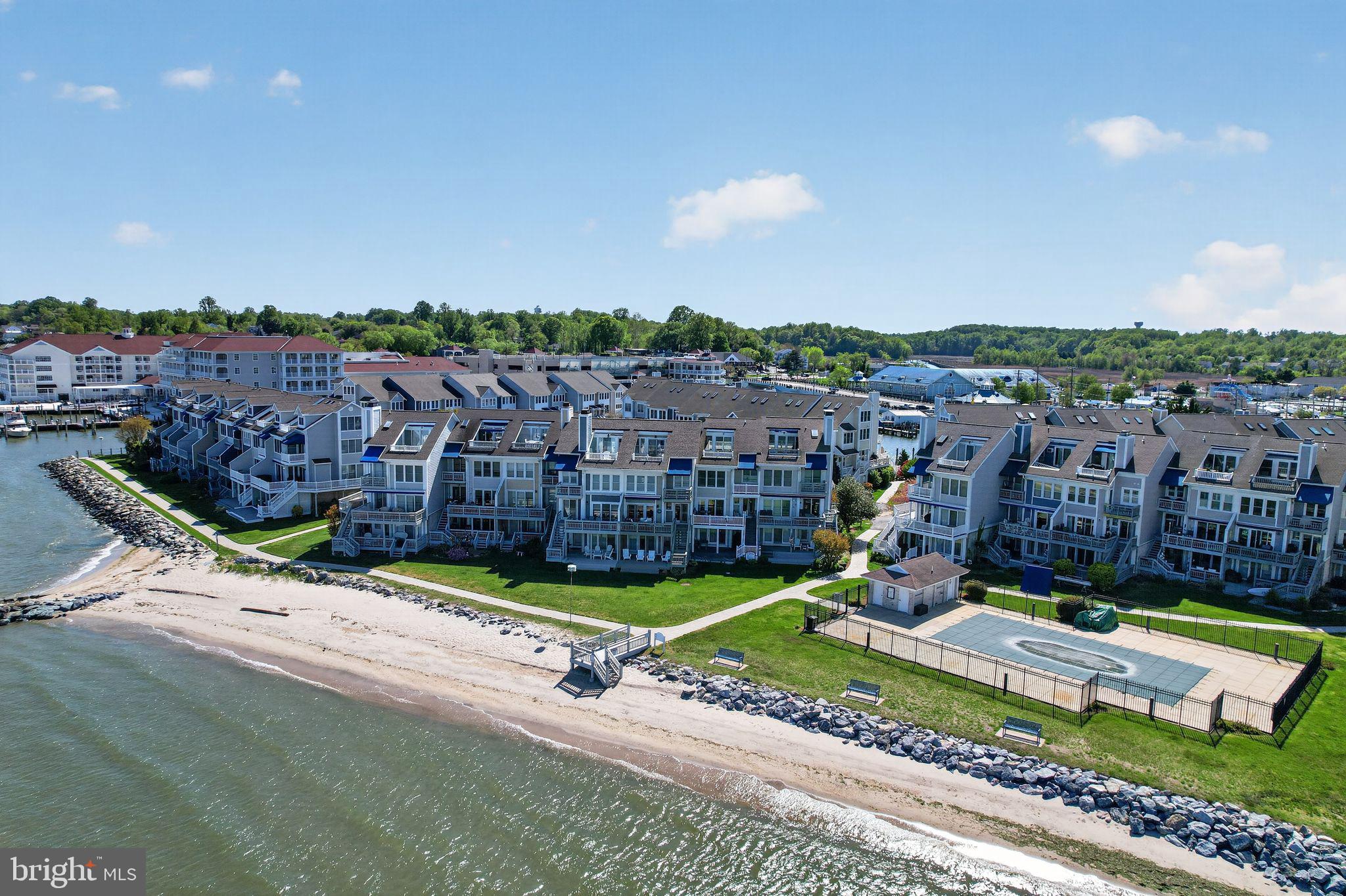 WINDWARD KEY - Residential