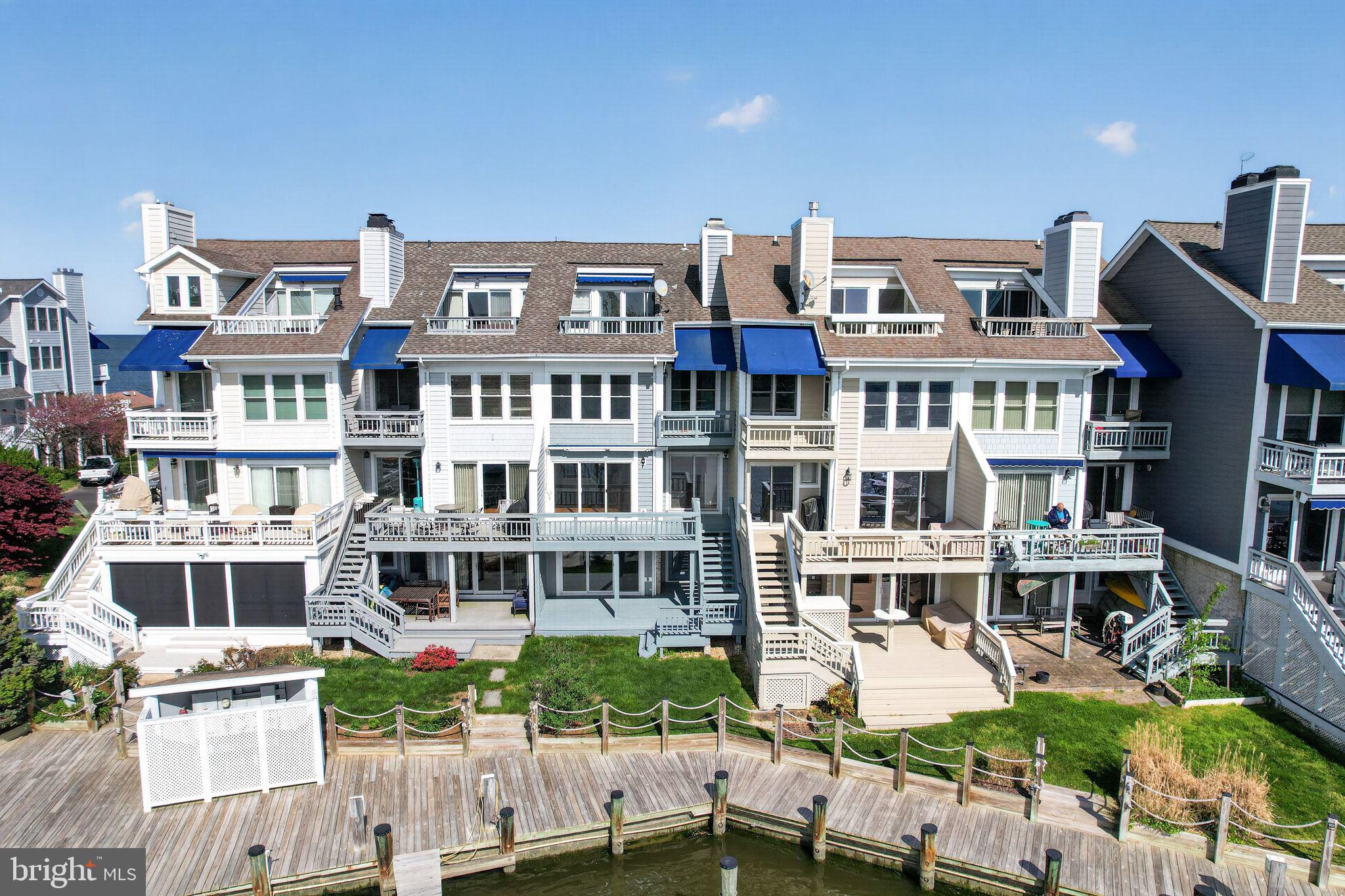 WINDWARD KEY - Residential